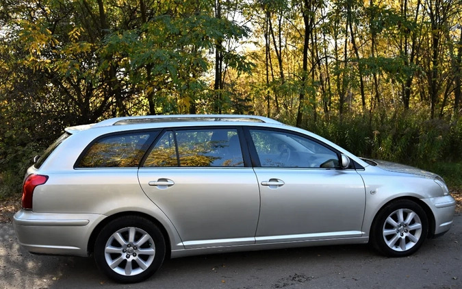 Toyota Avensis cena 18800 przebieg: 245000, rok produkcji 2006 z Zduńska Wola małe 254